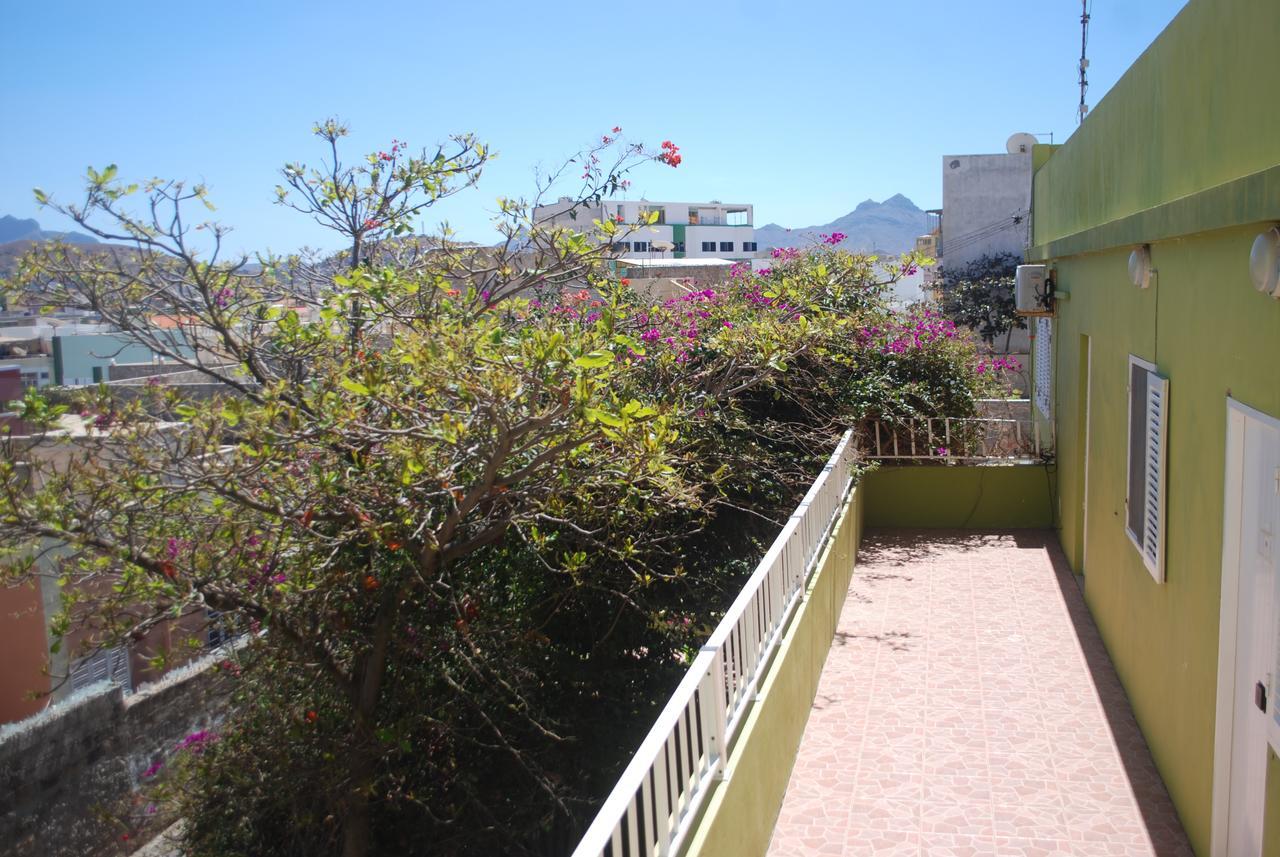 Residencial Raiar Hotel Mindelo Bagian luar foto